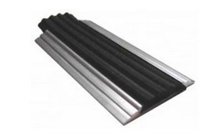 Алюминиевая полоса Противоскользящие системы с резиновой вставкой (46 x 5 мм) длина 1.33 м